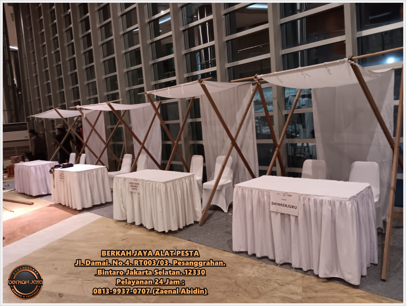 TEMPAT SEWA MEJA KOTAK SKIRTING PUTIH TANGGERANG