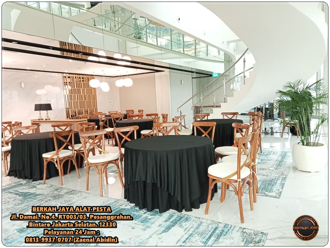 MENYEWAKAN KURSI CROSSBACK KARAWANG