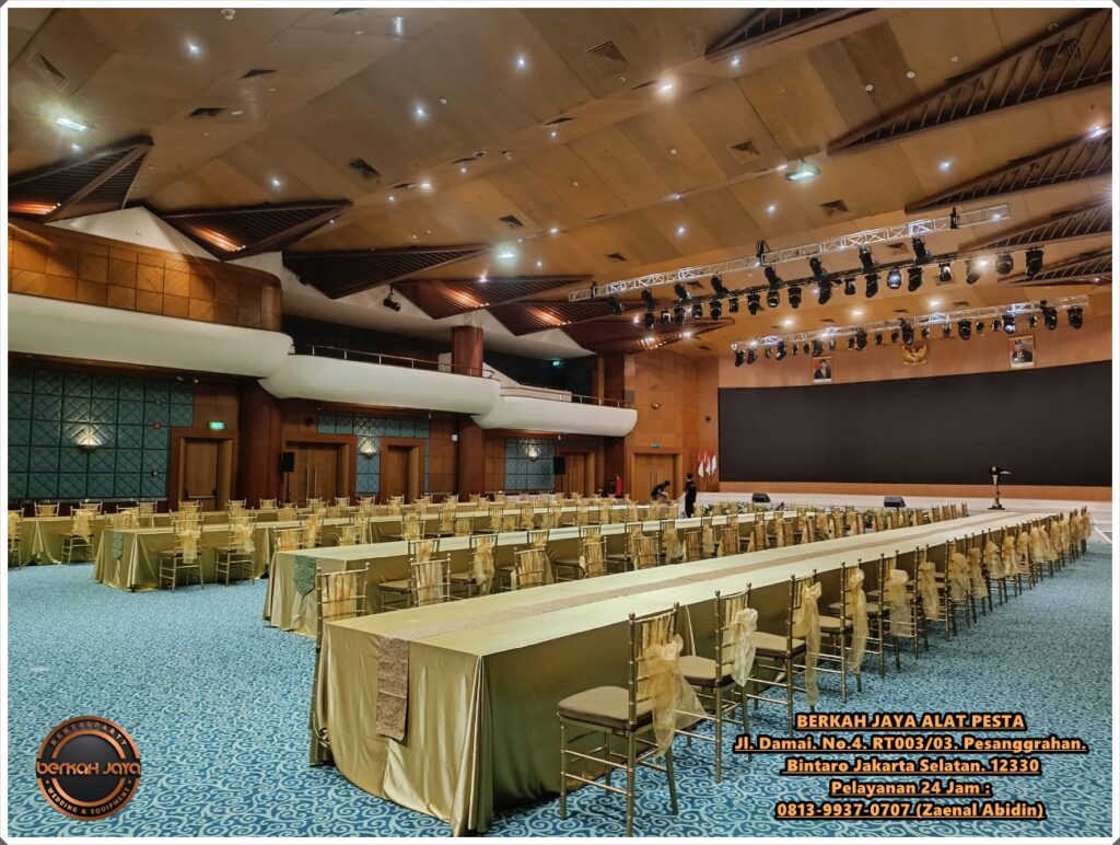 Menyewakan Long Table Set Kursi Tiffany Gold Area Tanjung Priok