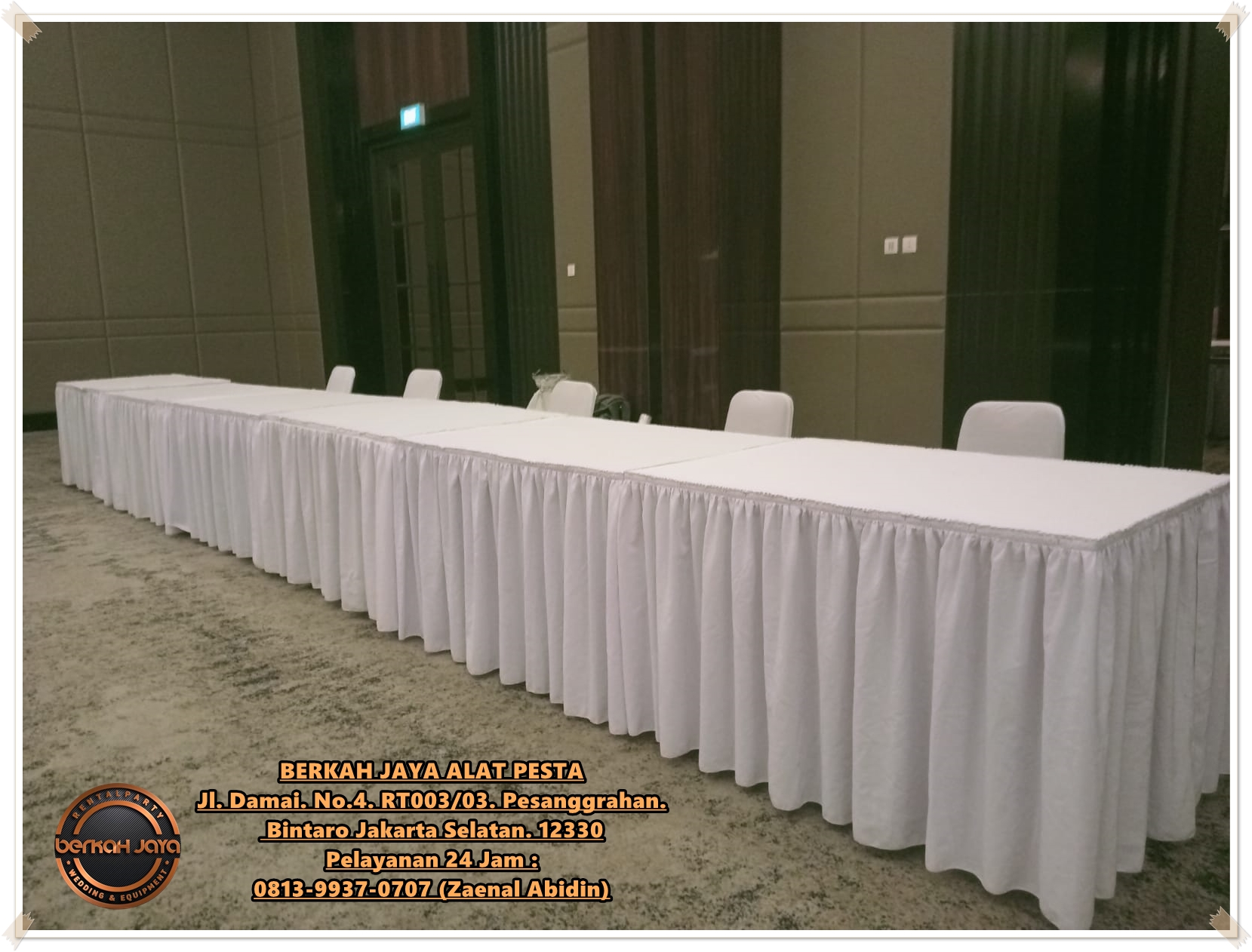 Menyewakan Meja Kotak Ukuran 60x120cm Cover Ketat Putih Depok