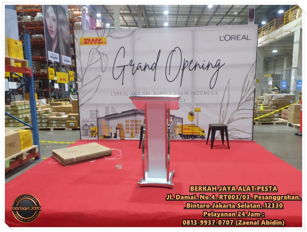 Sewa Podium Putih Kerangka Stainless Di Area Jakarta Selatan