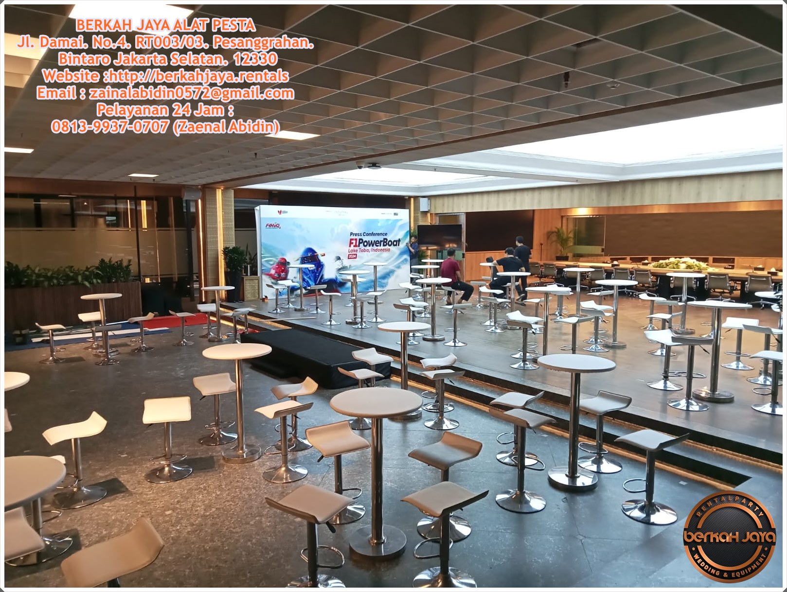 Sewa Kursi Bar Kotak Warna Putih Kerangka Stainless Di Jakarta Barat