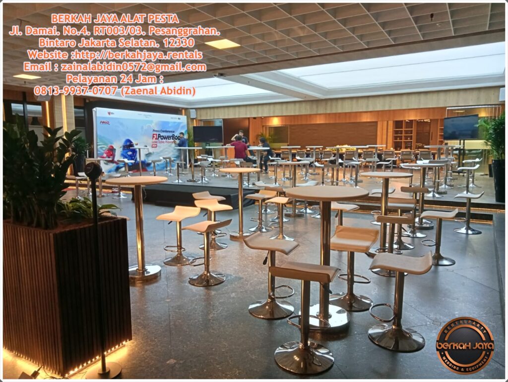Sewa Kursi Bar Kotak Warna Putih Kerangka Stainless Di Jakarta Barat