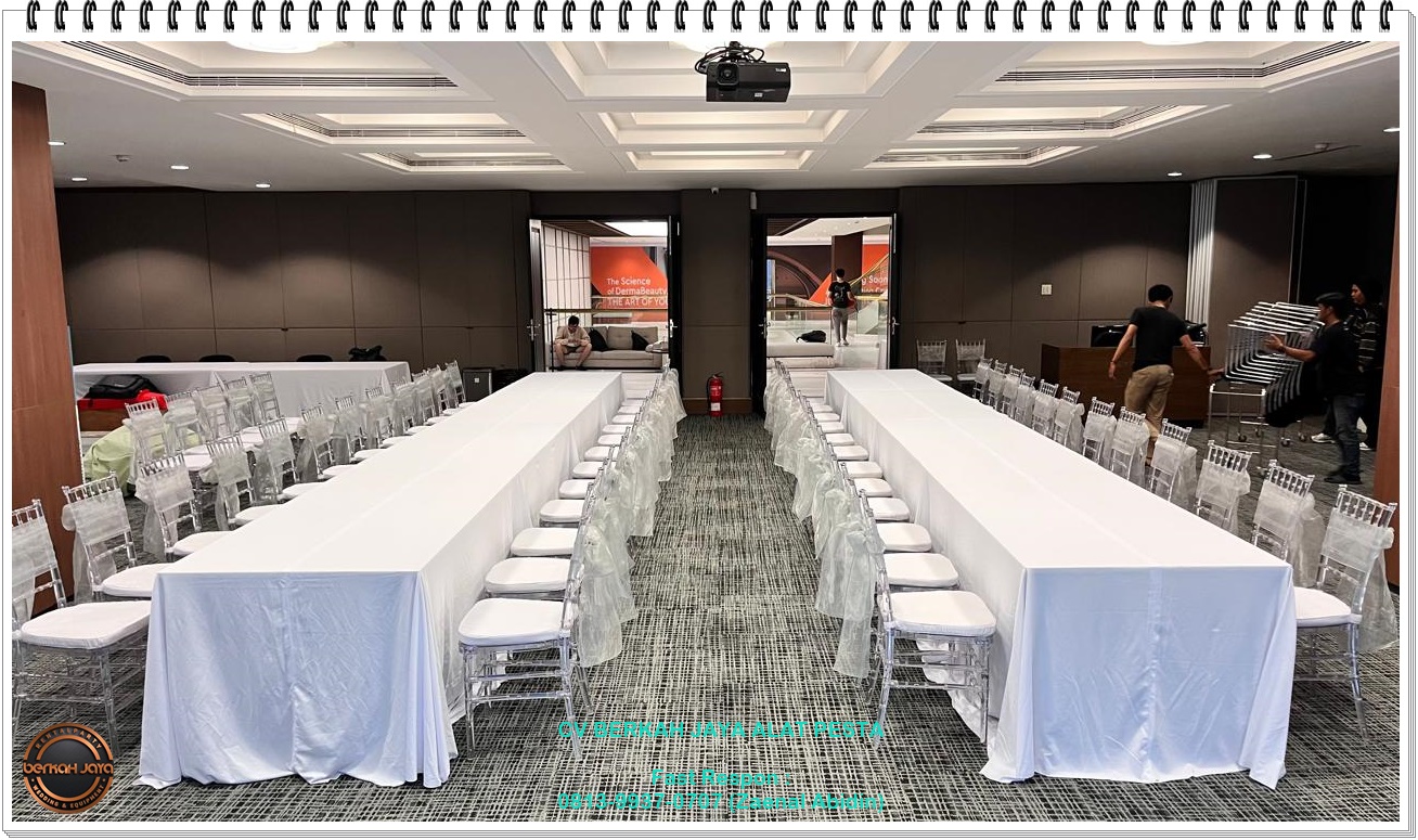 Sewa Meja Kotak Atau Persegi Panjang Full Cover Di Jakarta