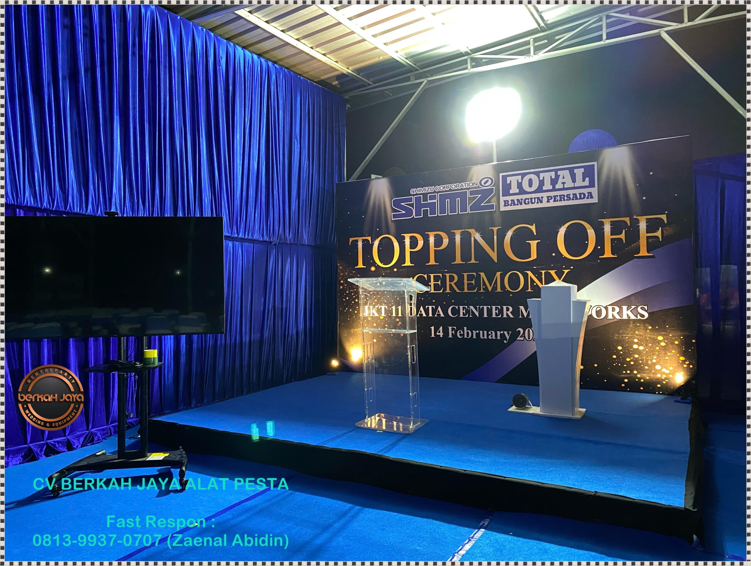 Rental Panggung Poni Hitam Karpet Biru Di Area Depok