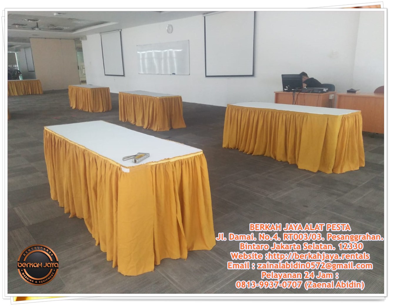 Sewa Meja Type Kotak Ukuran 120x60cm Cover Gold Di Jakarta Sewa Meja Type Kotak Ukuran 120x60cm Cover Gold Di Jakarta