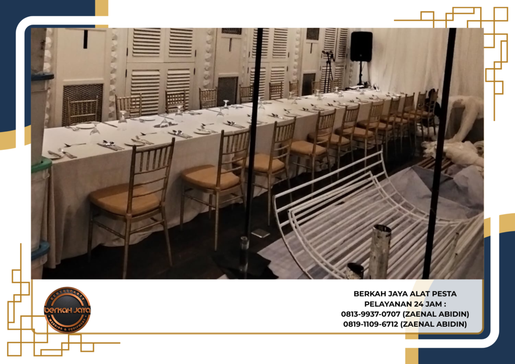 Sewa Kursi Tiffany Gold Set Meja Kotak Area Jakarta Pusat